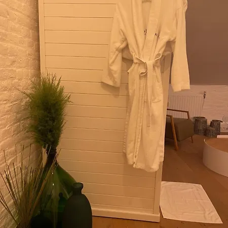Maison Noppius - *