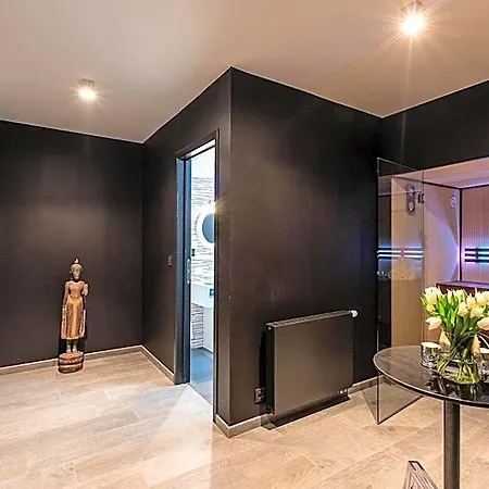 Maison Noppius - *